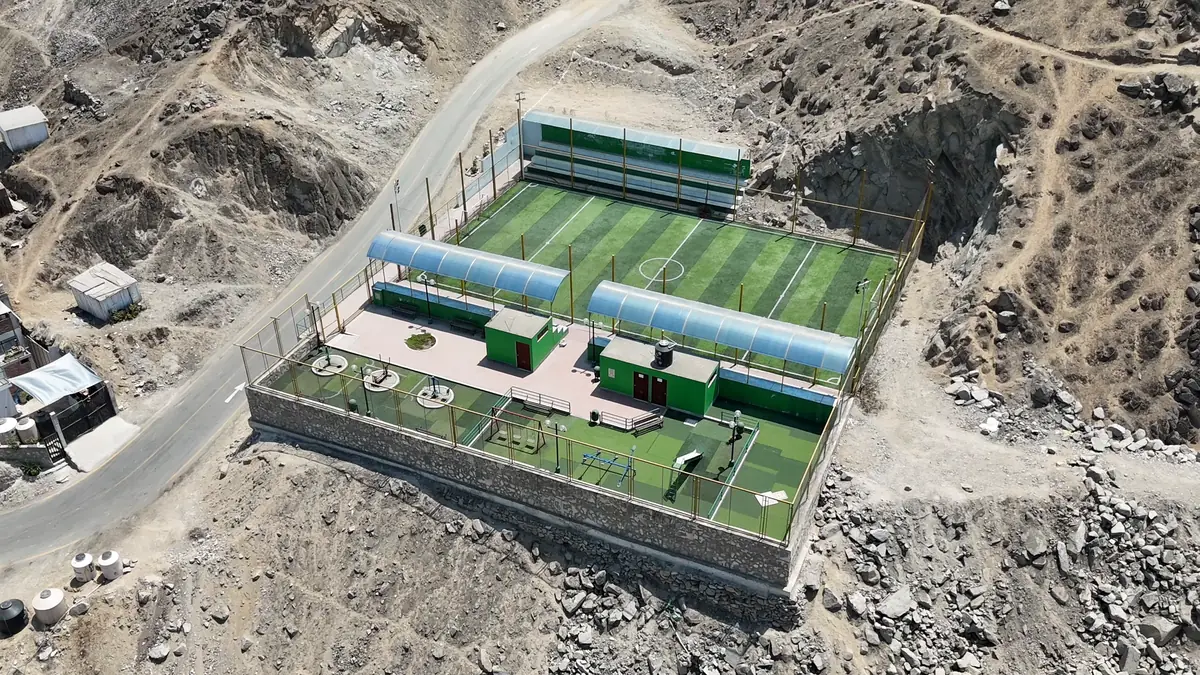 Un polideportivo construido por la asociación.